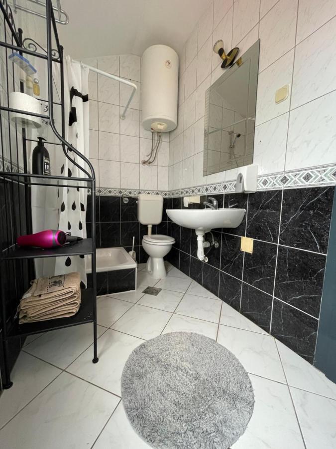 Apartments Frigan มาสเลนีซา ภายนอก รูปภาพ